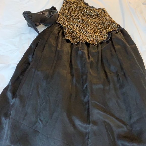 Vintage Mark & John by Gopal Black and Gold Sequin/Beaded Halter Top Size L - Picture 1 of 15